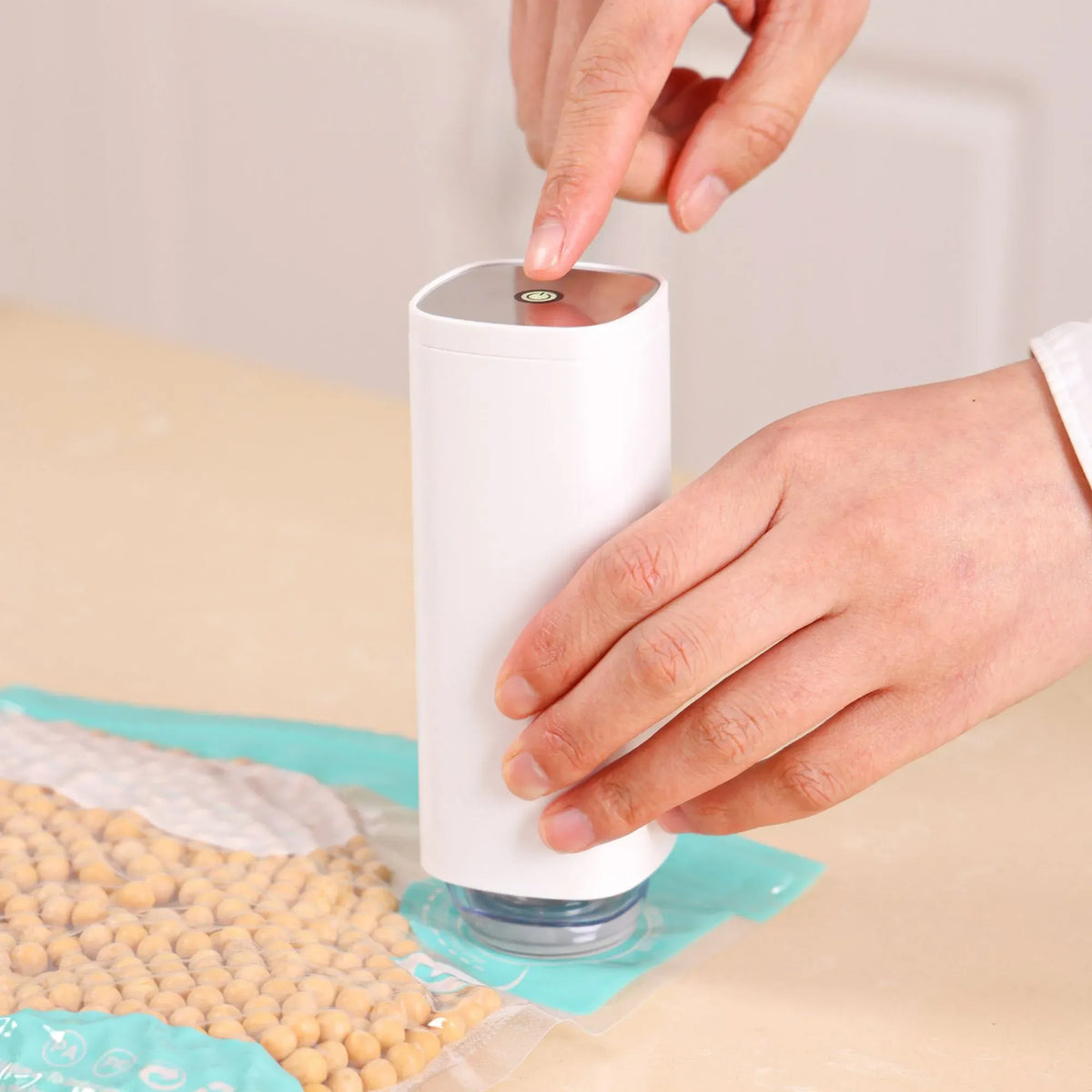 Carla Home Handheld Vacuum Sealer with 10 Bags White