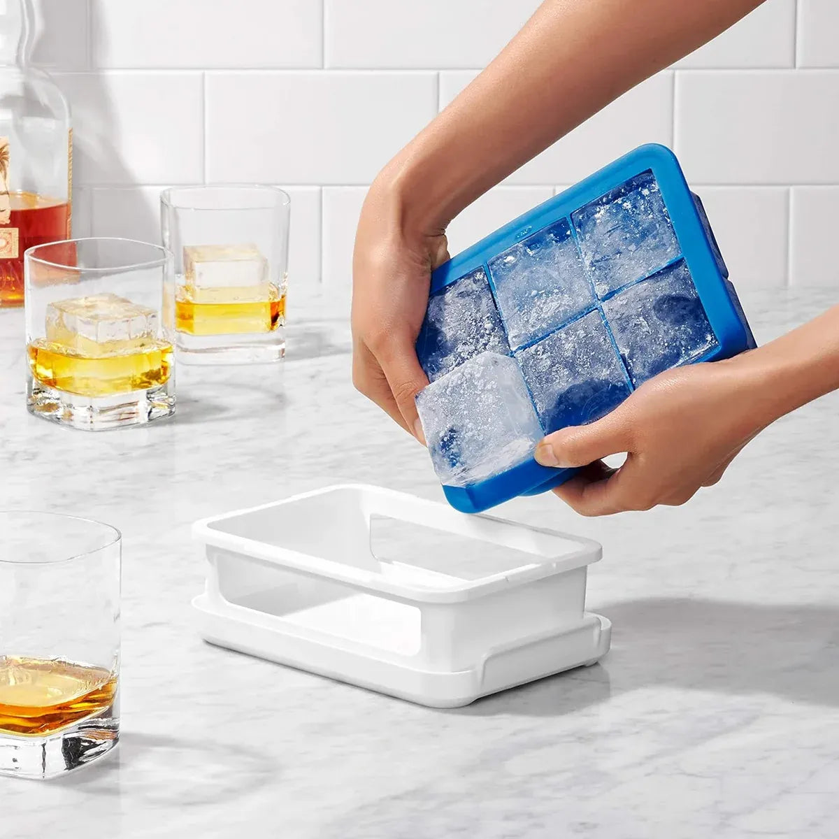 Ice Cube Tray with Lid and Storage Container Blue White